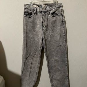 Grey washed denim ankle cut jean